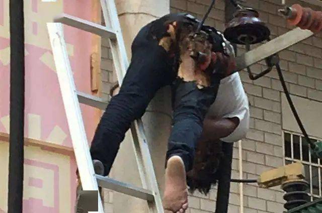 心血管王医生的提醒:触电急救,最重要的是要避免再次伤害,一定不能