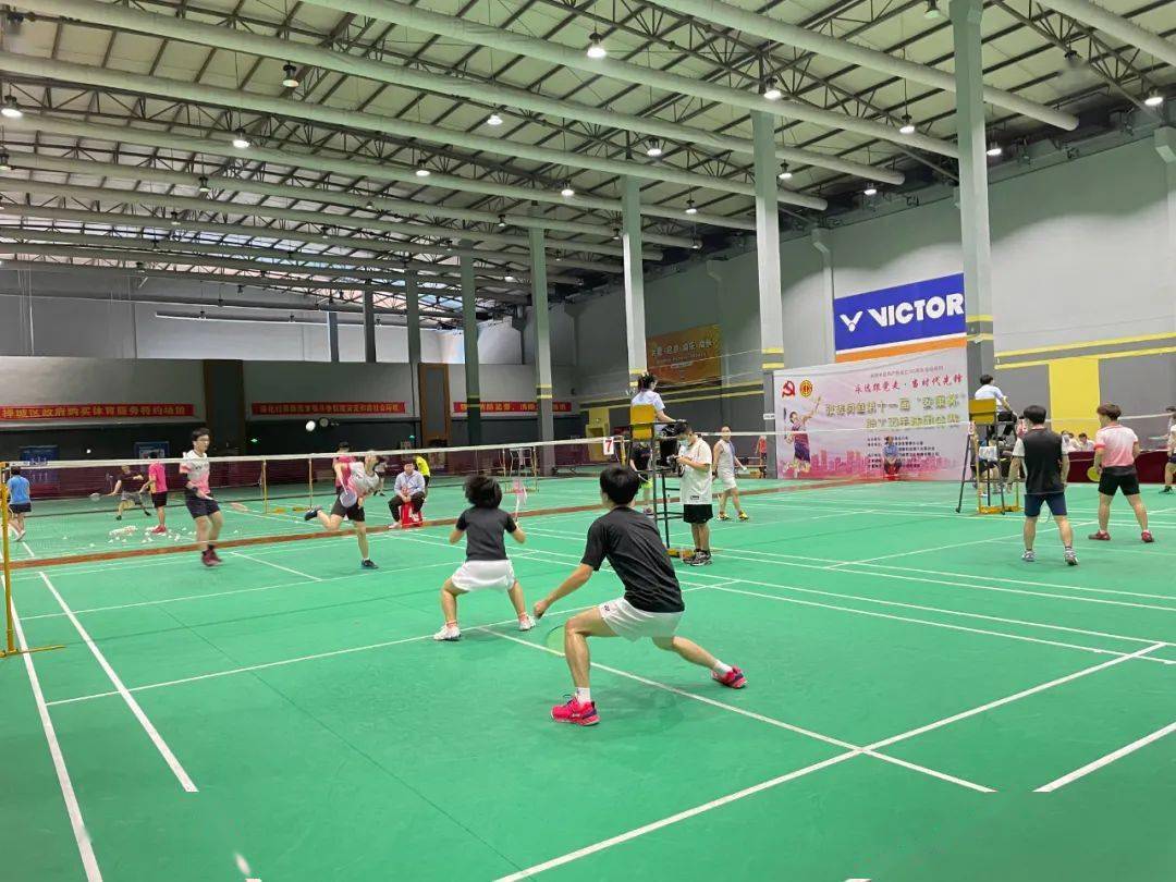 燃请收看张槎街道第十一届安康杯职工羽毛球团体赛