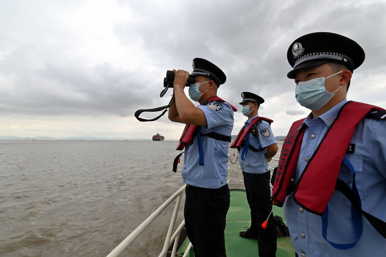 北仑边检海上秋点兵巡航守国门