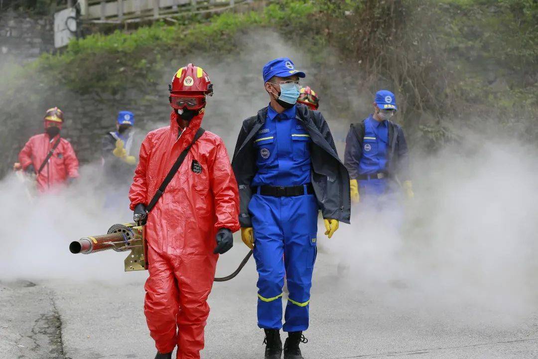 闪耀志愿服务的天空蓝咸丰县蓝天救援队