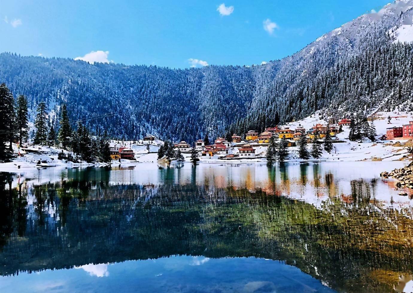 甘孜措卡湖,水中倒影如真如幻