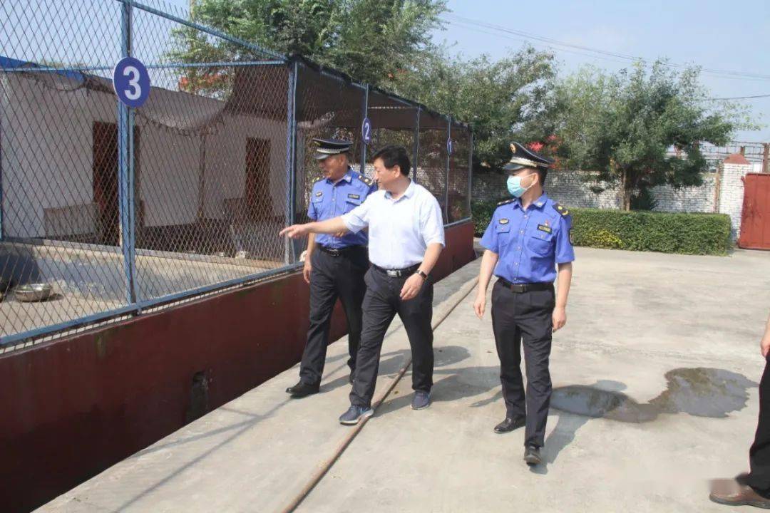局长孙会方调研餐厨垃圾建筑垃圾处置及犬只收容工作