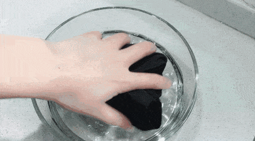 袜跟|今年最流行的中筒袜,这样穿超显腿长,一双4块钱不到!