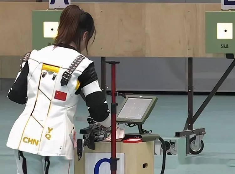 大心脏队友落后02环杨倩最后一枪打出108环制胜赛后笑了