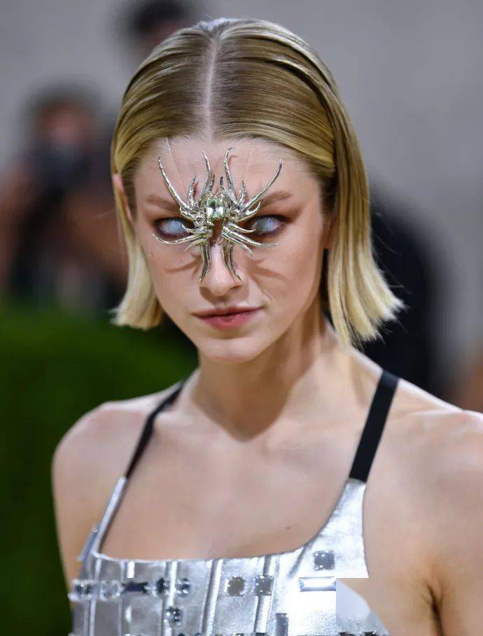 Fashion|笑到捶地，这是我见过最吊炸天的奇葩时尚...