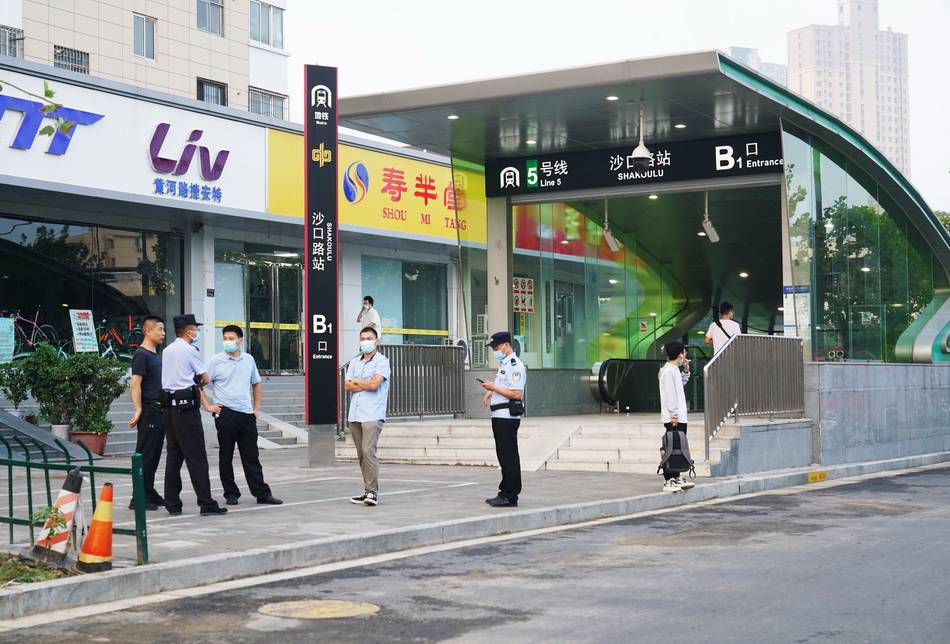 城事|"欢迎5号线归来!"时隔57天,郑州地铁恢复运营