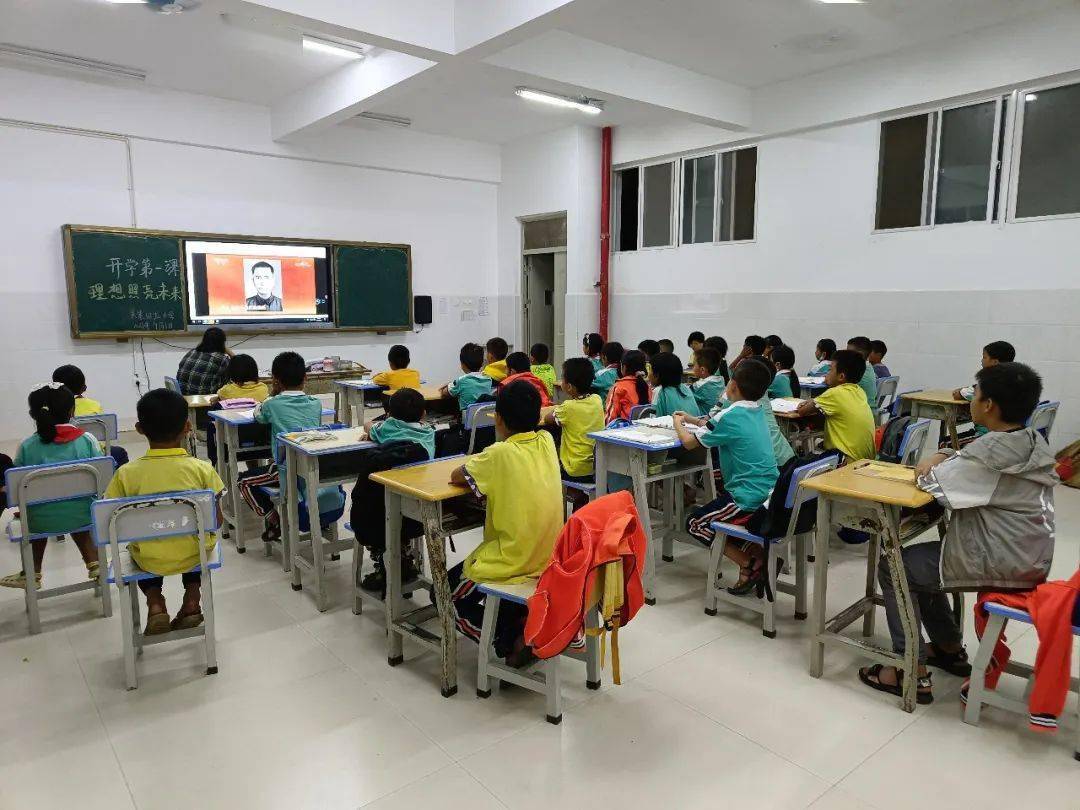 曼腊小学少先队勐腊县第二小学少先队瑶区中学团总支勐仑中学团总支