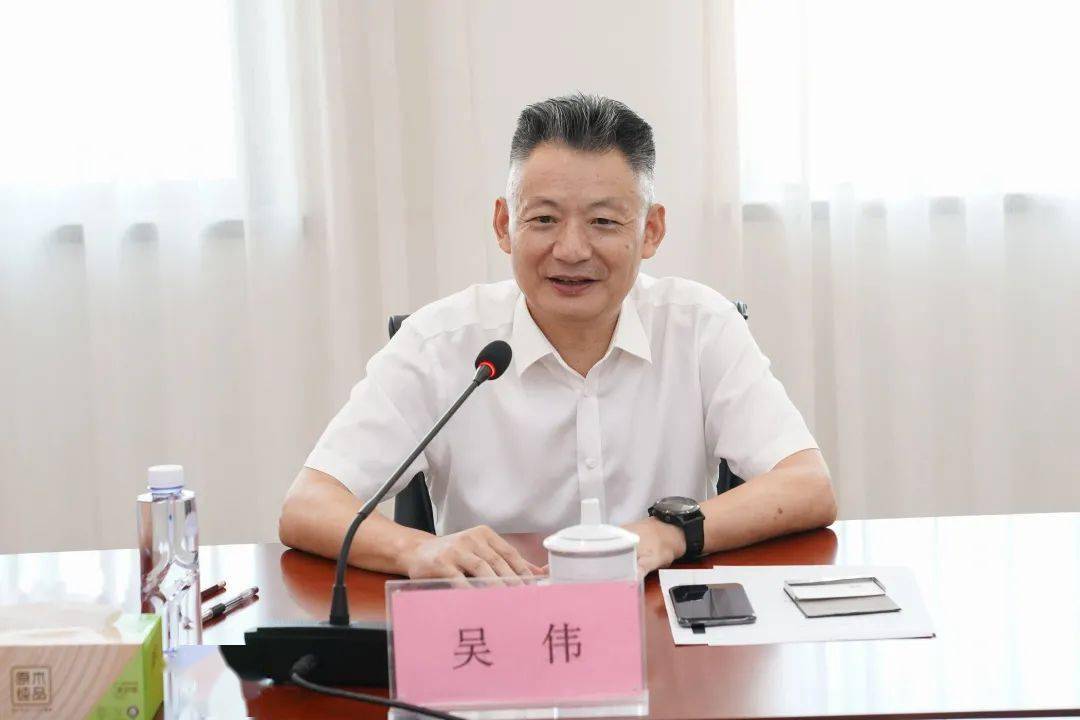 座谈会现场尹同跃董事长一行先后参观了中国东方教育集团旗下安徽三所