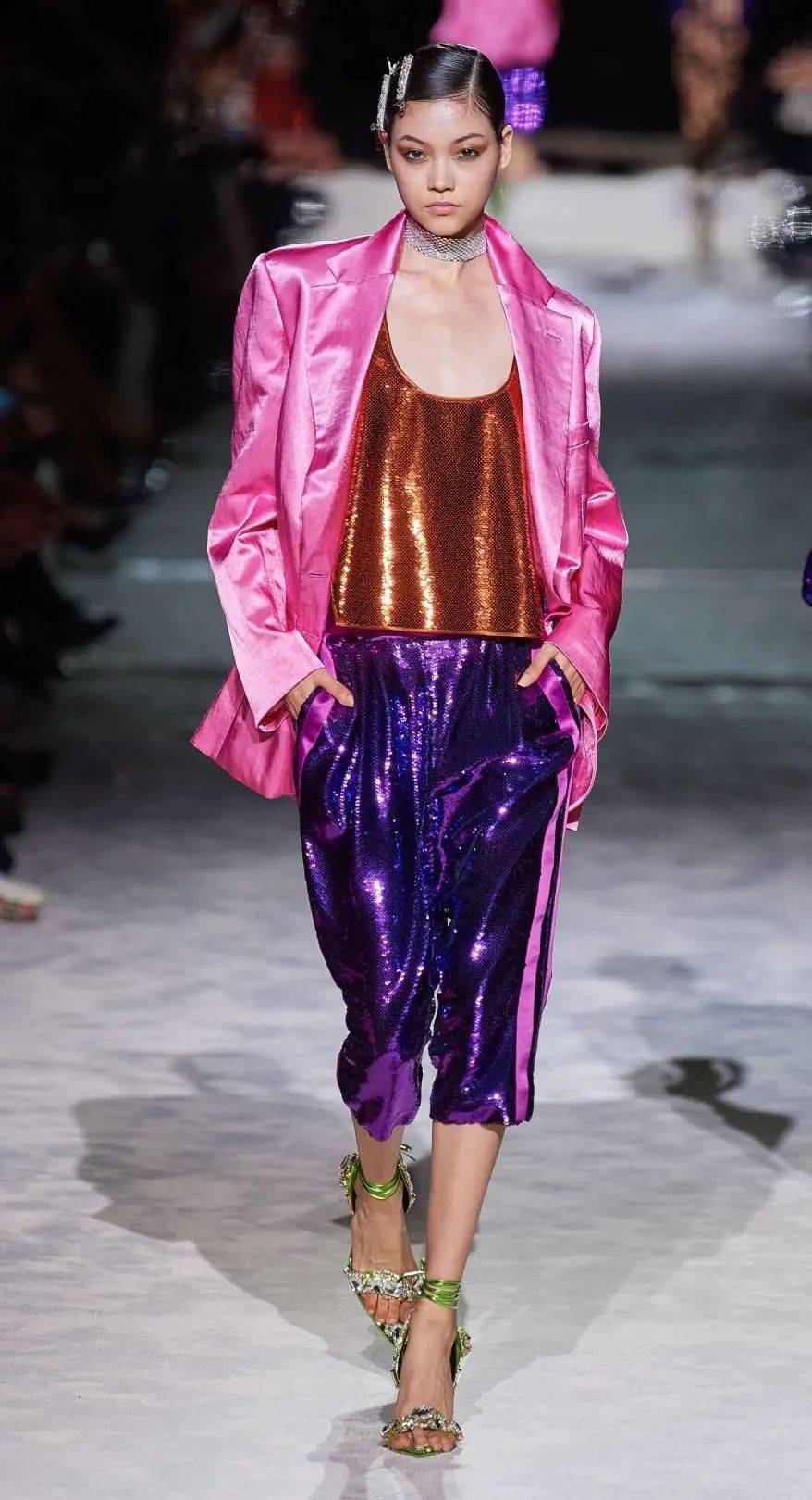 简风|穿得光彩照人，才是最新的时髦