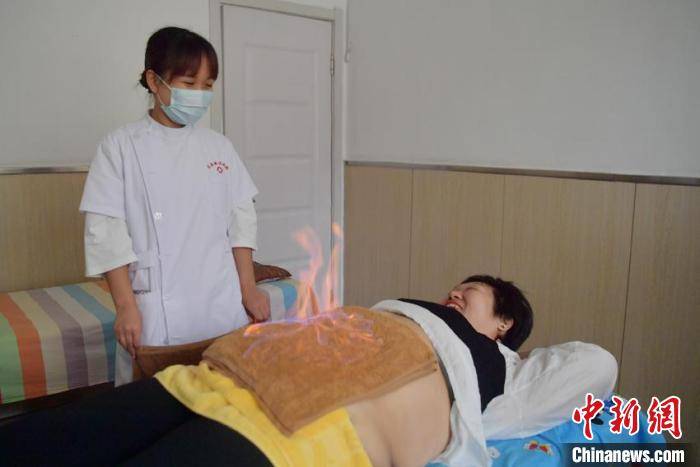 红灯|400斤超胖女孩9个月减180斤 立志成为减肥健身博主