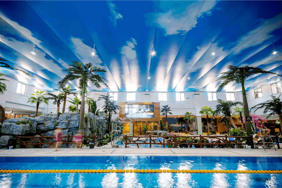 时尚,潮流的场馆四季恒温,老少皆宜经营面积达8500平,水质达到国家a级