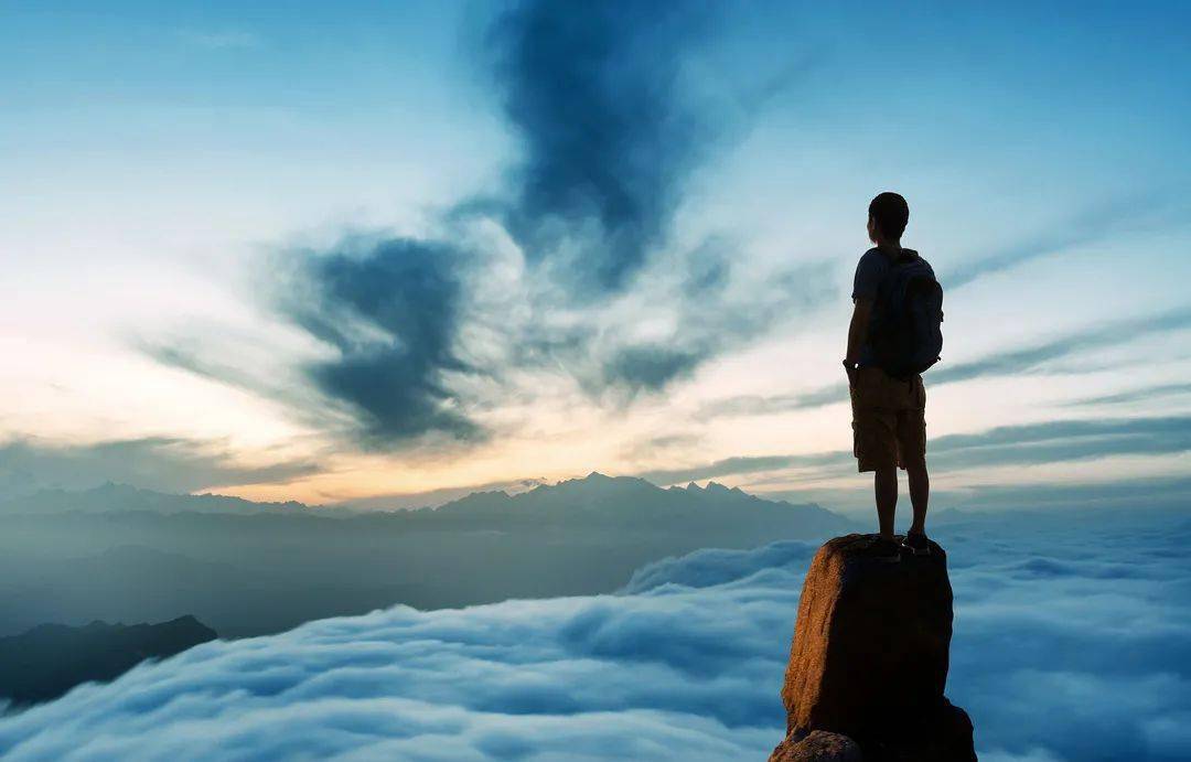 努力提升自己,比仰望别人有意义