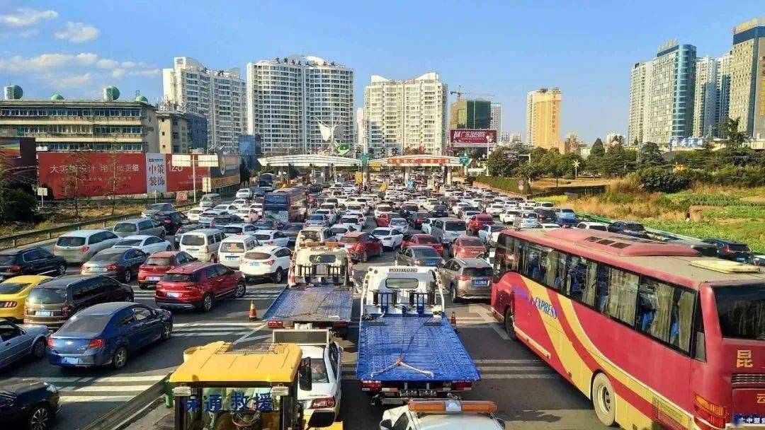 中秋出行注意!大理交警提醒这些路段可能会交通拥堵