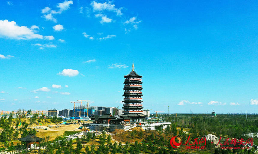 雄安天更蓝,地更绿,水愈秀,一幅蓝绿交织,清新明亮,水城共融的美丽