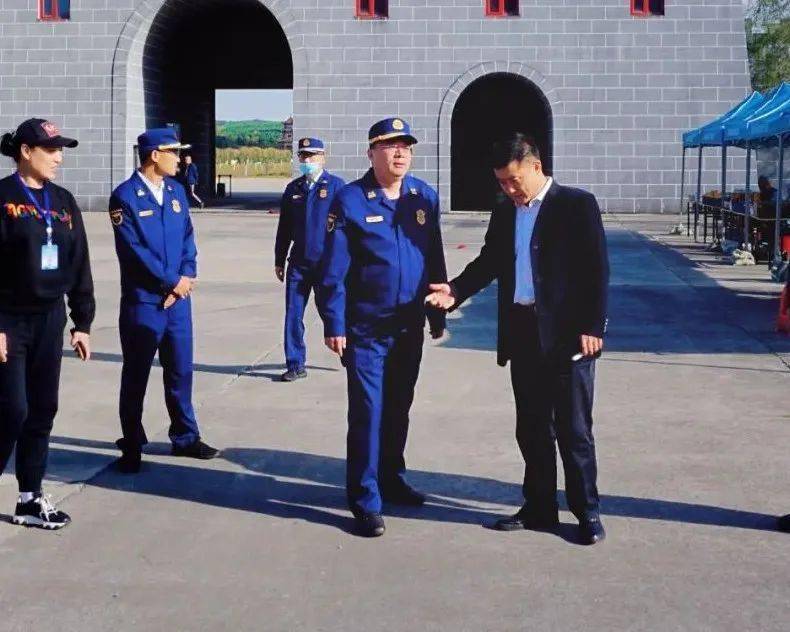 你好"火焰蓝"丨鹤岗支队支队长刘培江带队开展"双节"