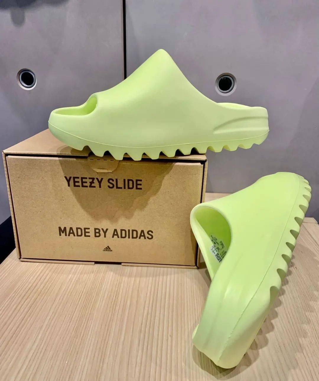独家发售国贸逸天城adidasoriginalsyeezyslide