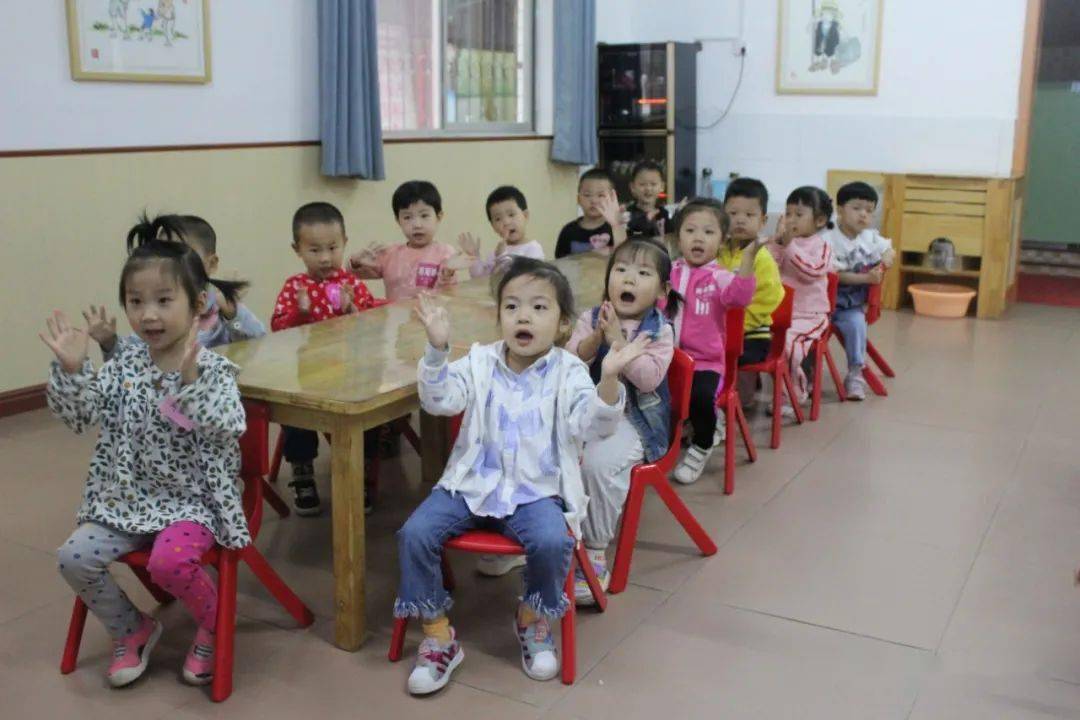 活动|镇安县幼儿园开展小班幼儿开学活动