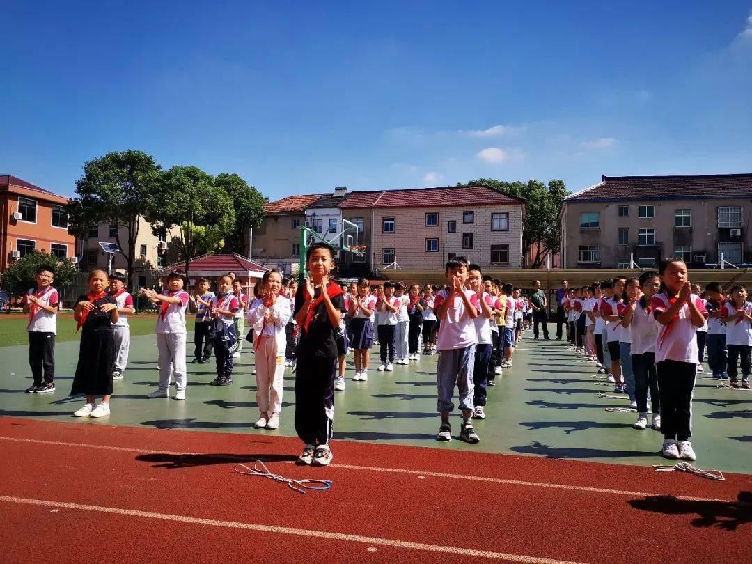 心系安全 防患未然 ——塘外小学开展师生防空应急疏散逃生演练