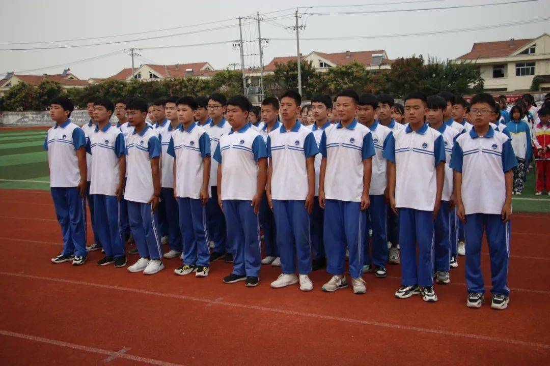 迷彩飞扬青春启航义桥镇中学学生军训圆满结束