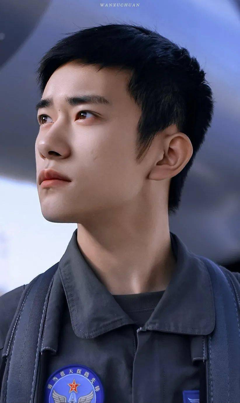 角色|电影《长津湖》首映，易烊千玺成为笑点担当，被观众称为小豹子