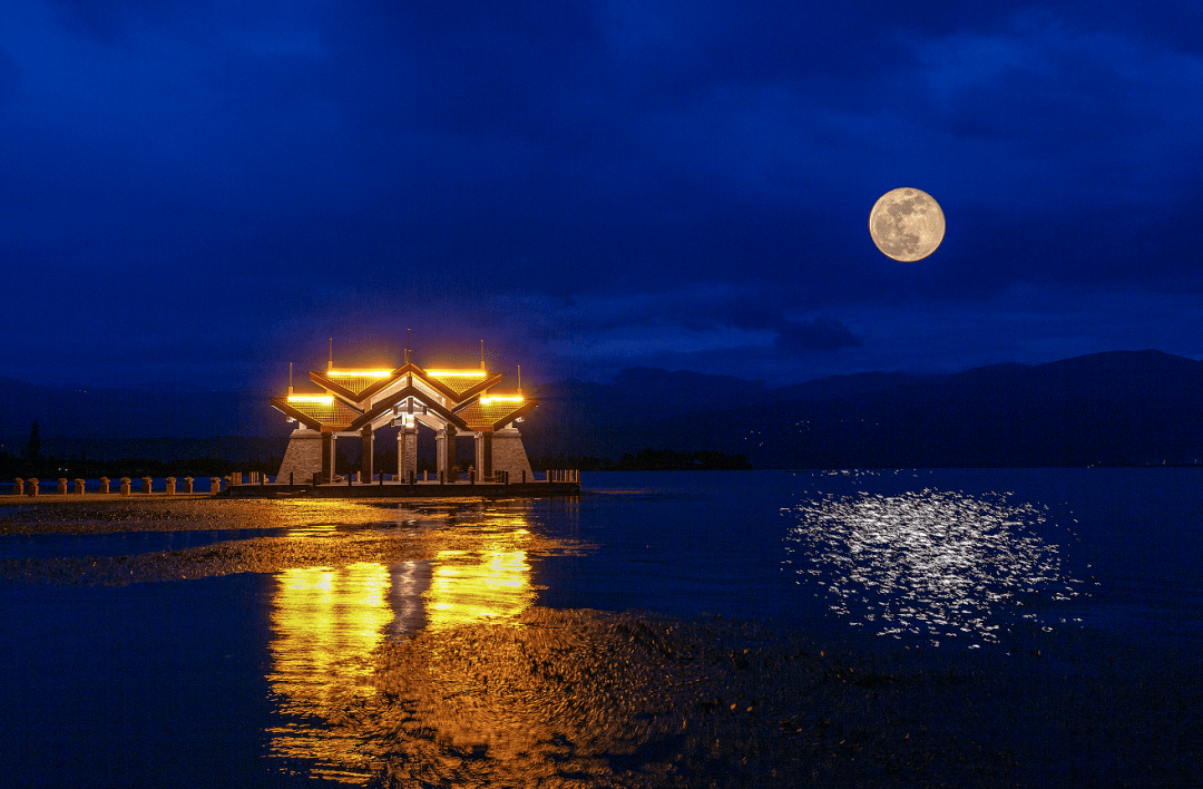 省第二大淡水湖圖片來源@鄭雲深刻描繪了邛海賞月的美景