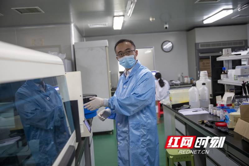 疫情|“高新”开拓者｜谭德勇：我想成为一个分子在生物科学的世界里遨游