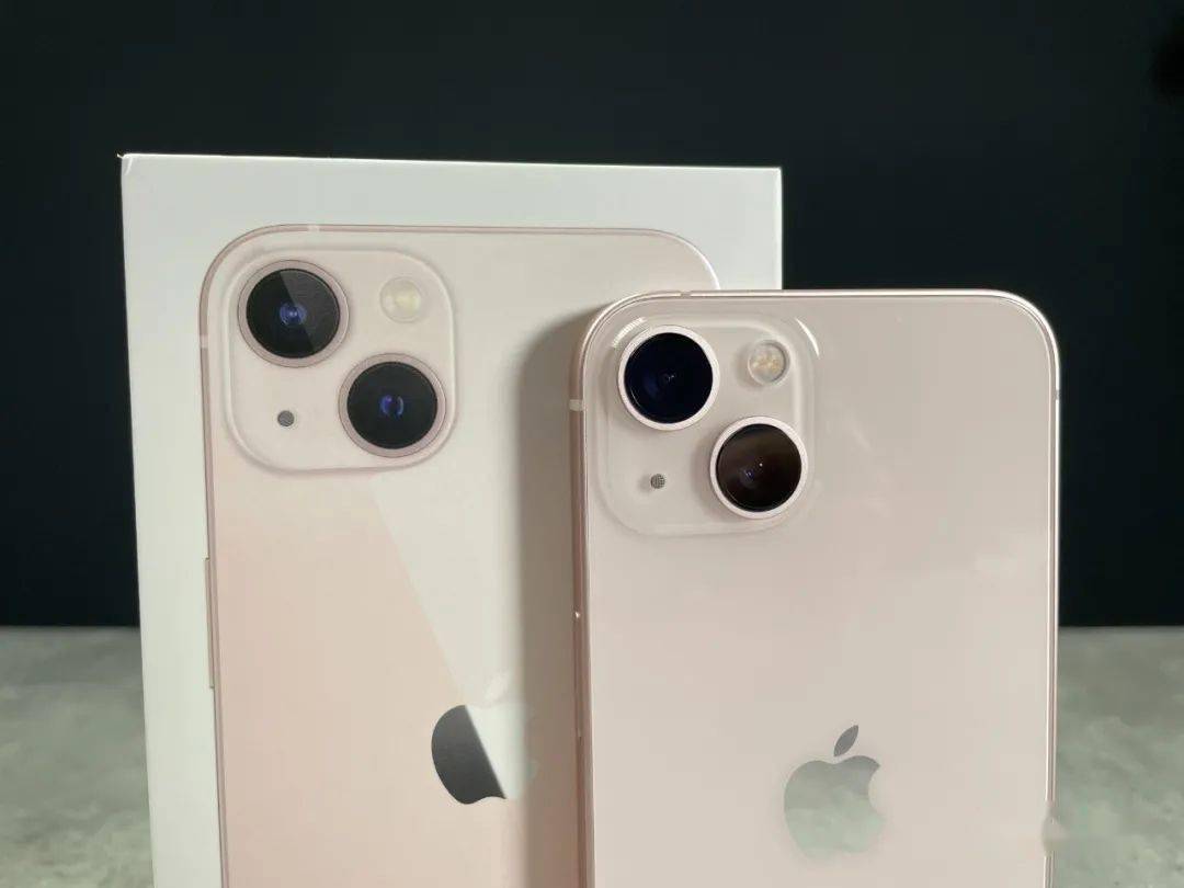 上手iphone13粉色真机小白实拍淡雅配色猛男最爱