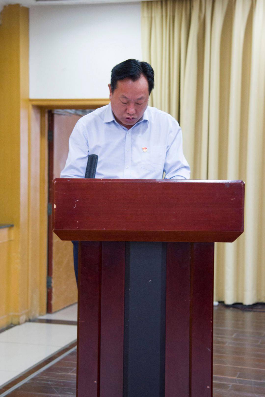 县委书记曹拥军组织召开全县巩固拓展脱贫攻坚成果加压推进会议
