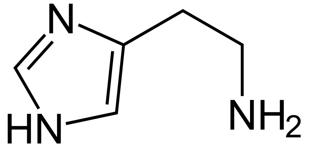 组胺的分子机构。图片来自：维基百科. 组胺（histamine）是天然存在于动物体内的一种物质