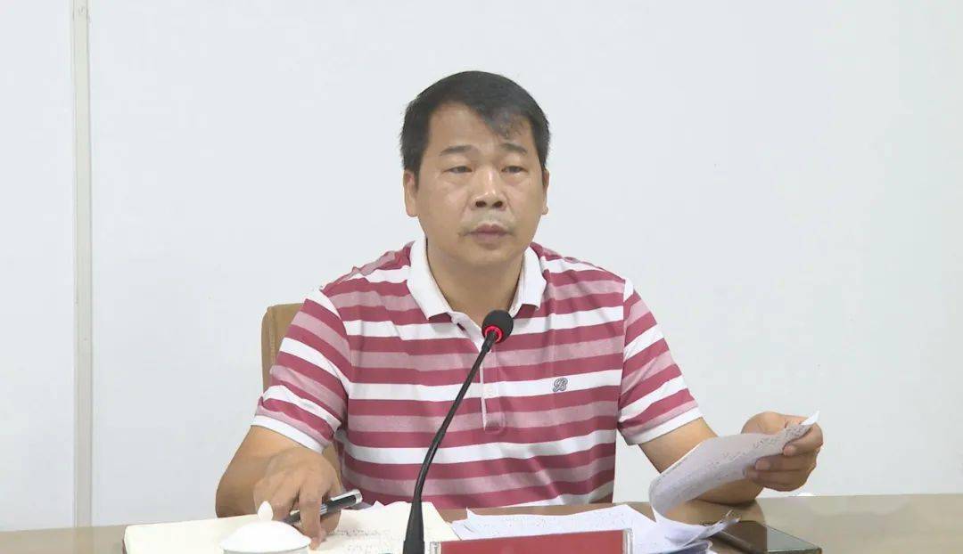 朱义兴主持会议为确保我县全员核酸检测工作有序推进,我县强化物资