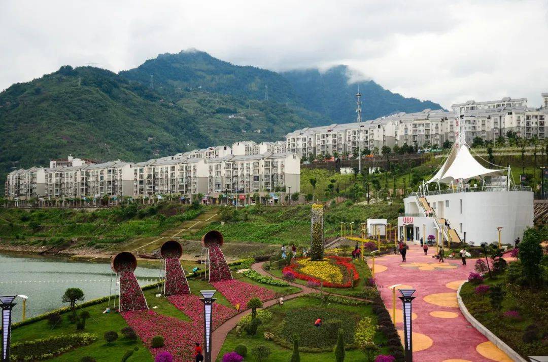 云南昭通出发地:昭通目的地:水富,绥江,永善,鲁甸途经景区(营地):豆沙