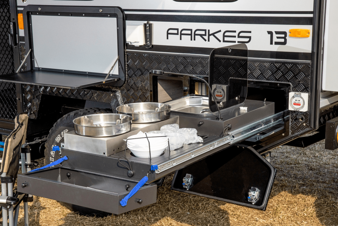 15 成都房车展:康派斯cs26越野拖挂房车——小孩子才做选择,越野,配置