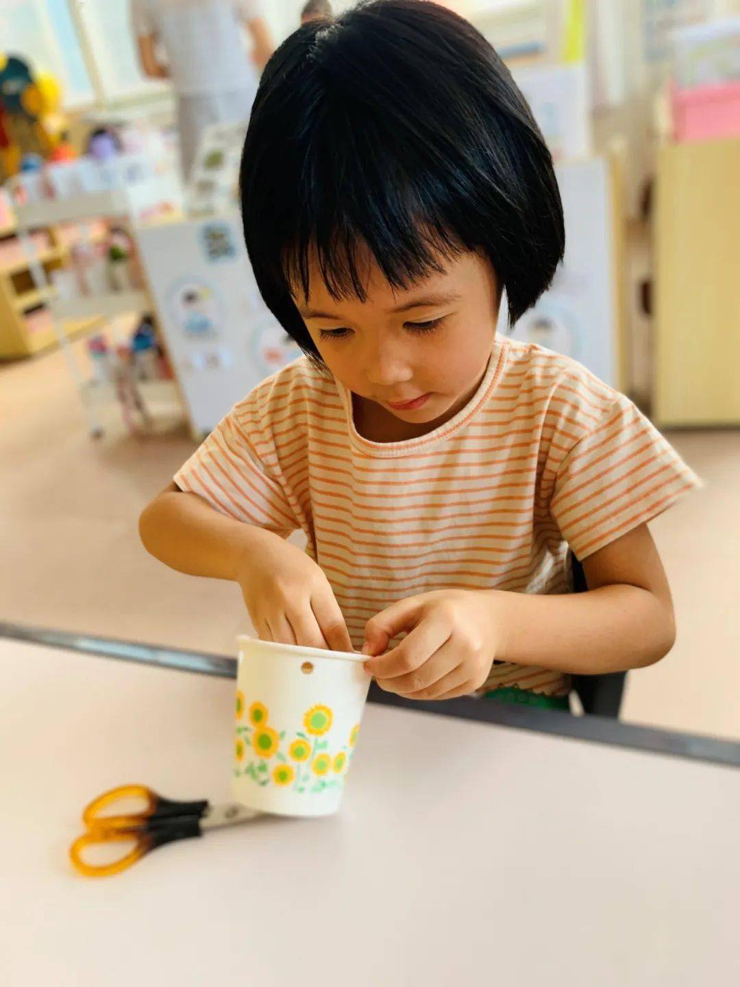 制作太空投影仪孩子是天生的探索家他们的小脑袋里有十万个为什么无