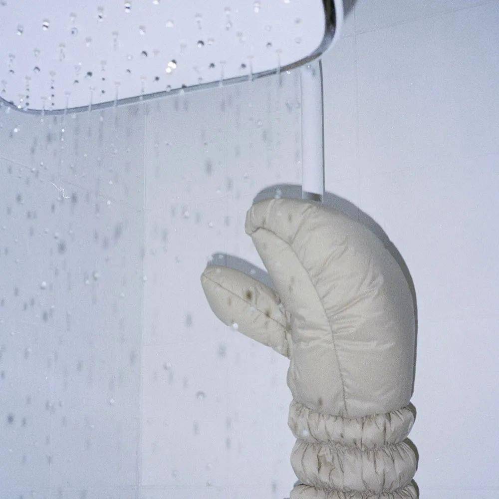 江南布衣 令人迷惑！江南布衣童装“欢迎来到地狱”设计引众怒！暗黑图案，怪异标语，网友：这给你家小孩穿你乐意？！