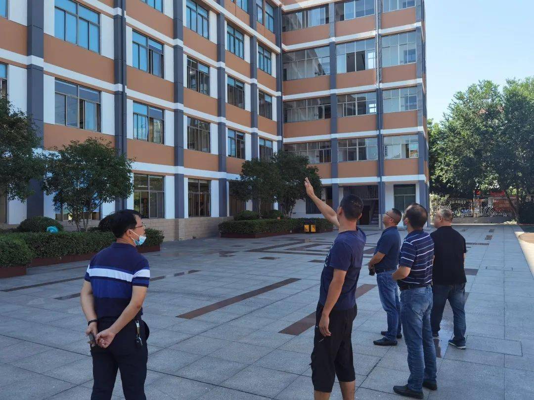 4清名桥中学第四站,检查组来到清名桥中学,经过暑期校园改造,学校的