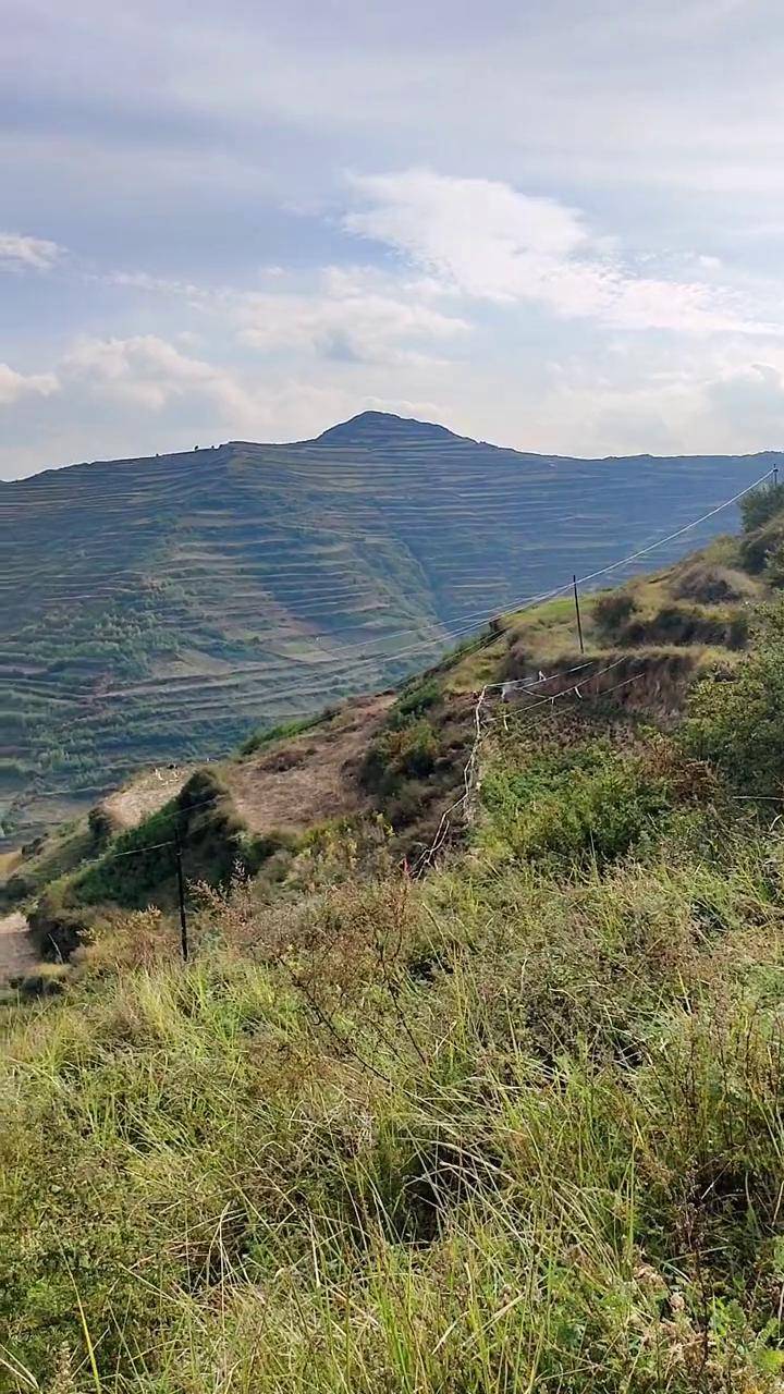 秋日美丽的兰州笫三高峰大尖山中国城事精致兰州旅行推荐官兰泉根子
