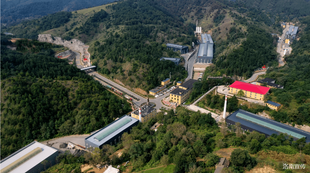 洛南县扶贫局长周建国图片