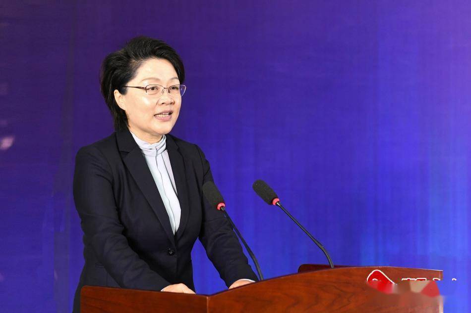 省工信厅副厅长王海峰,市领导张建杰,杨小平,郝觉民,景丹,张庆利