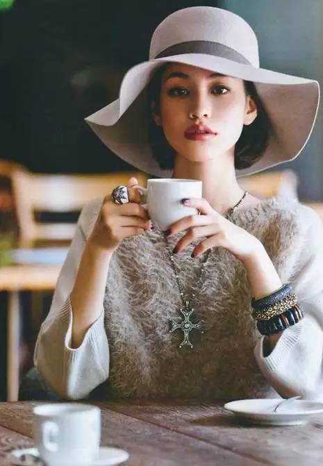 怎么让自己变得时尚 7d4a362d75994440ac75b66b12df9153.jpeg