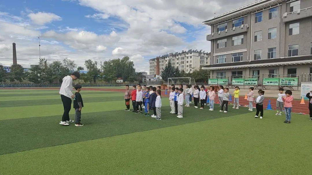 朝阳川光华小学图片