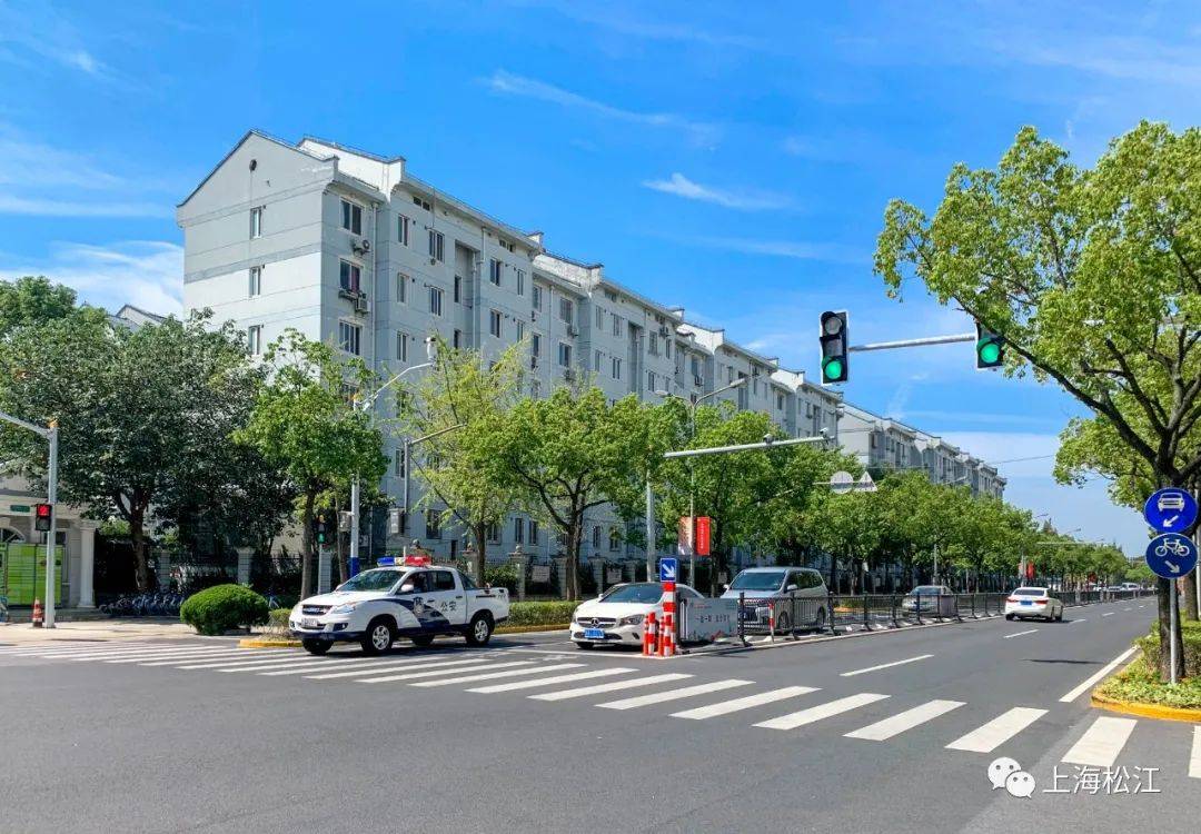 出行更安全通畅松江这个路口新增交通信号灯