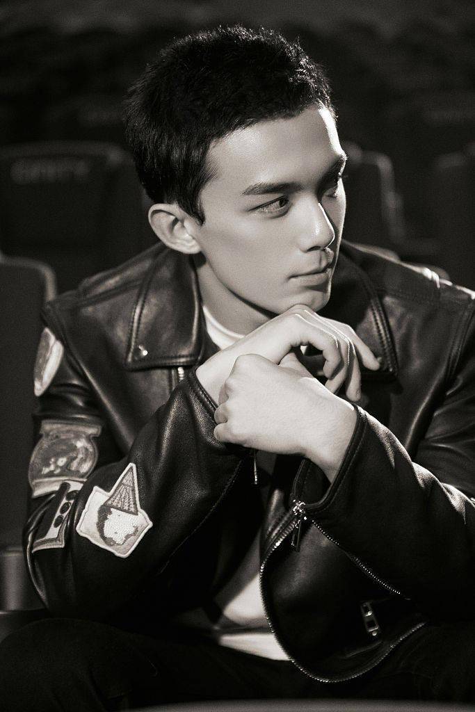 2021年9月28日,北京,吴磊亮相《我和我的父辈》特别首映活动,并拍摄