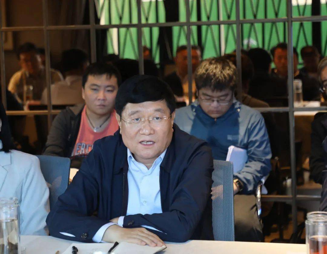 郝向明深入我县调研云簇湖环湖生态治理与修复建设项目