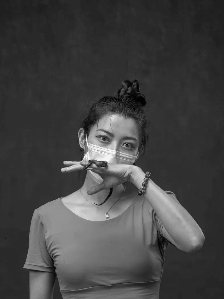 吕布|他的一张照片，让无数人对这个女孩魂牵梦绕