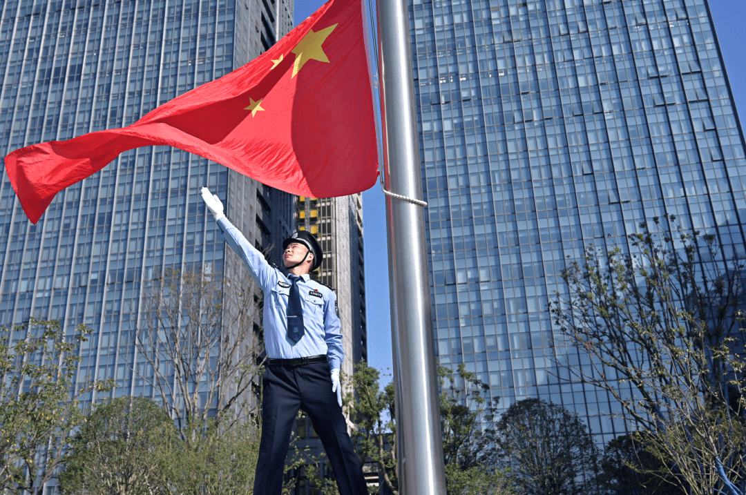 中国红五星红旗见证中国一次次腾飞72年来中华人民共和国成立72周年