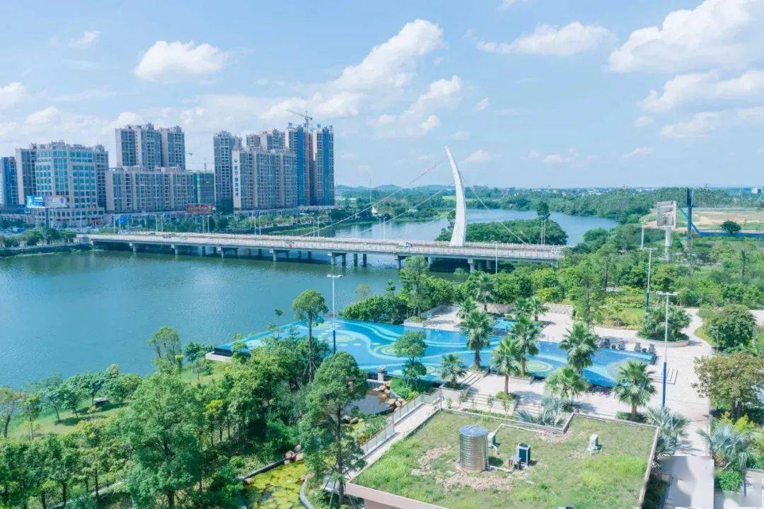 国庆自驾游推荐恩平逸豪酒店一线江景房琳琅满目海鲜自助盛宴￥508起