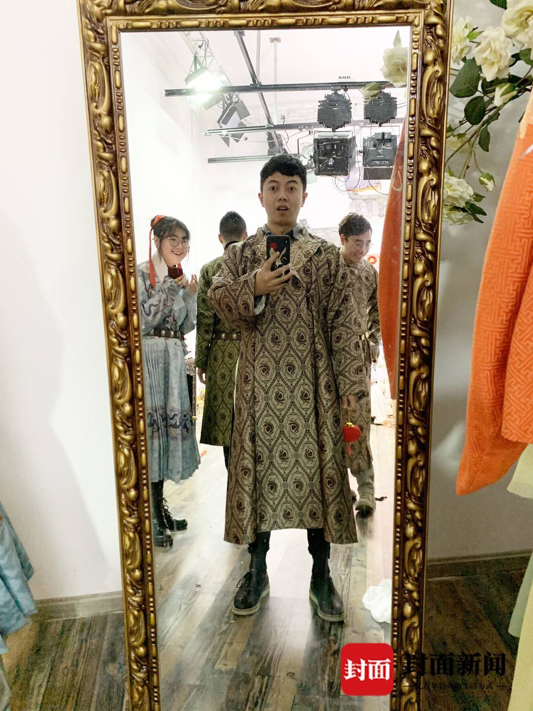 成都 从商品包装设计师到汉服设计师 山迟汉服创始人：让更多人穿上华夏之裳