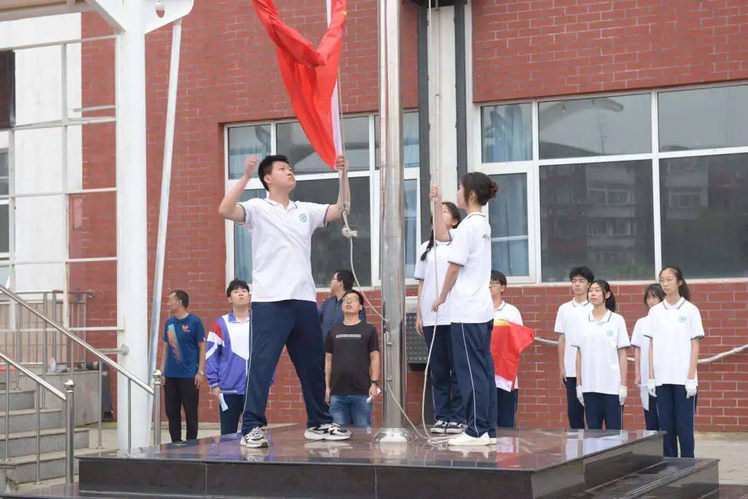 "共赢冬奥会 一起向未来"——首师大附属苹果园中学第50届田径运动会