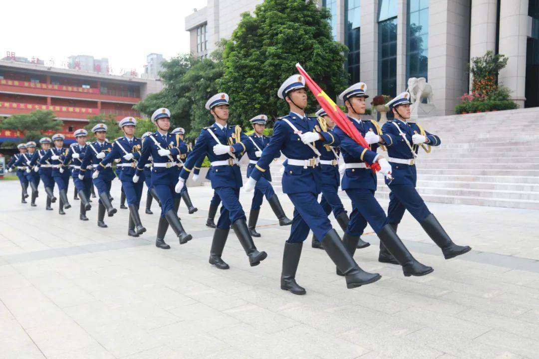 向國旗敬禮,歌唱祖國,拔河比賽!晉江消防舉辦多樣活動慶祝國慶節