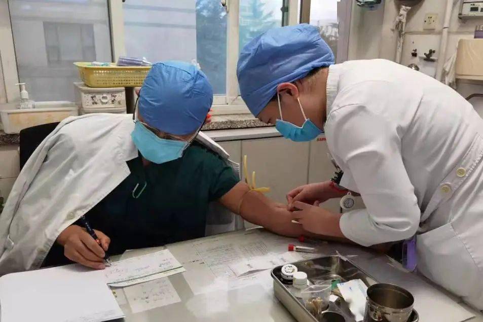 田先生|我的国庆节 ｜ 假期连追高甜剧，广医值守情义绵绵